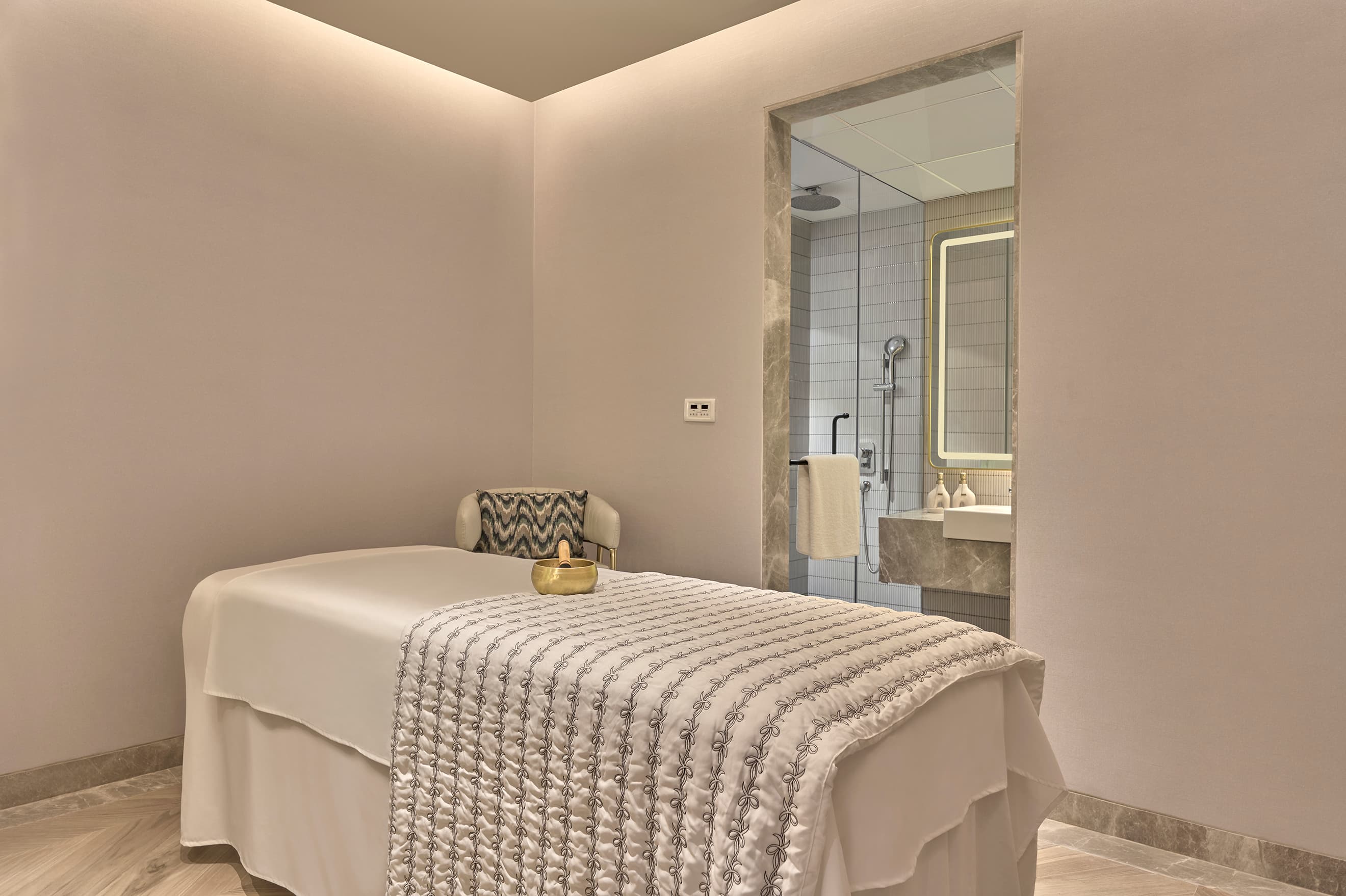 COMPLIMENTARY ADVANCE WELLNESS THERAPY